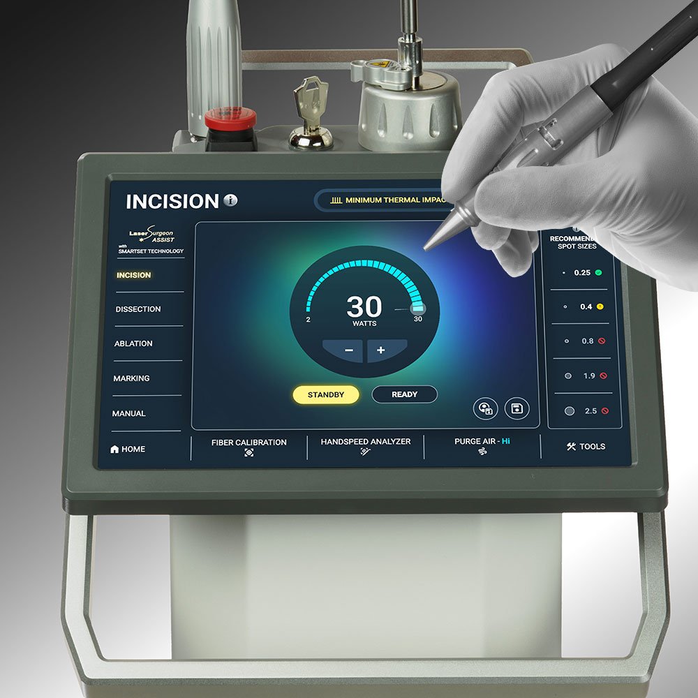 Panel a color y pieza de mano de la máquina de cirugía láser veterinaria VetScalpel PRO+